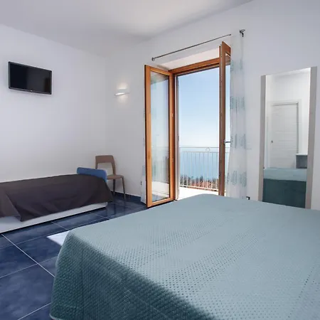 Nel Blu Dipinto Di Blu Agroturismo *