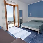 Nel Blu Dipinto Di Blu Feriegård Pianillo